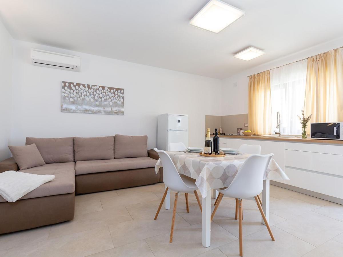 Villa Gioia Apartment With Terrace بوريتش المظهر الخارجي الصورة